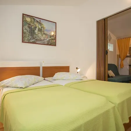 1618 Apartament *
